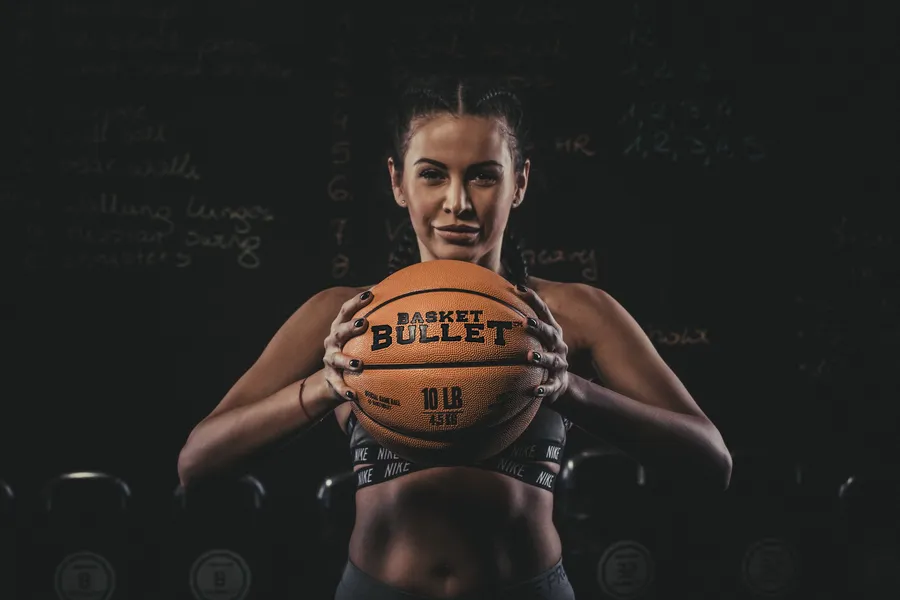 Training session with a Basket Bullet medicine ball