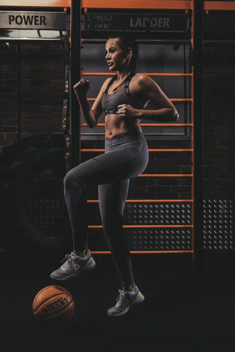 Running drill with a Basket Bullet medicine ball